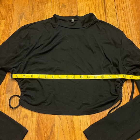 Open Back Long Sleeve Crop Top - Picture 5 of 6